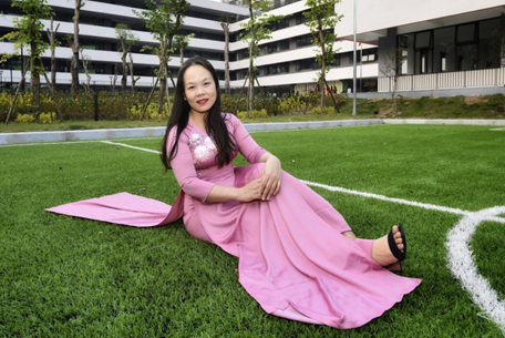Cô Vũ Thúy Hoa Vân